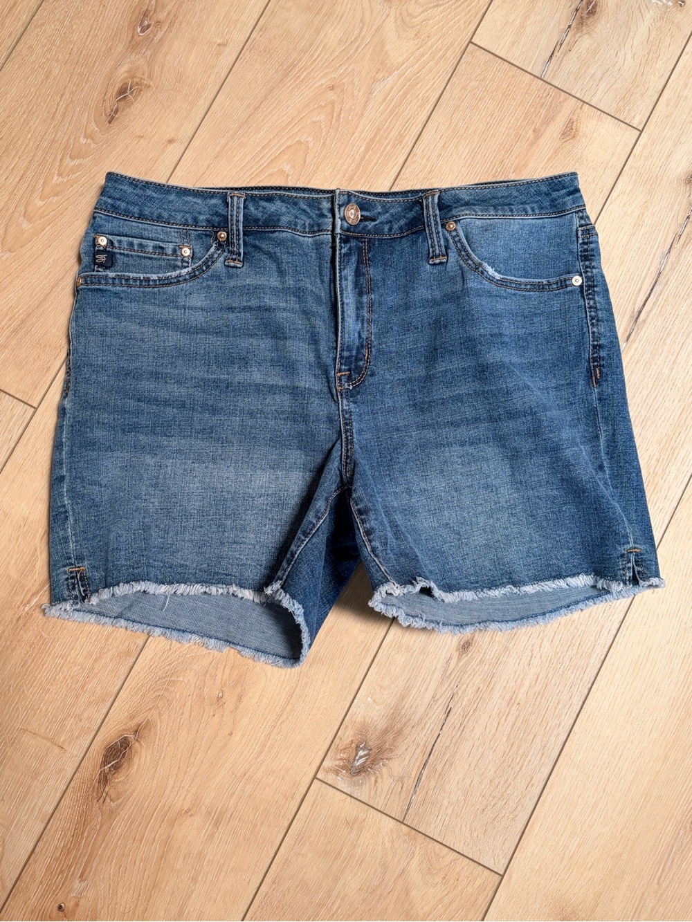 Seven7 Frayed Hem Denim Shorts - Blue Wash
